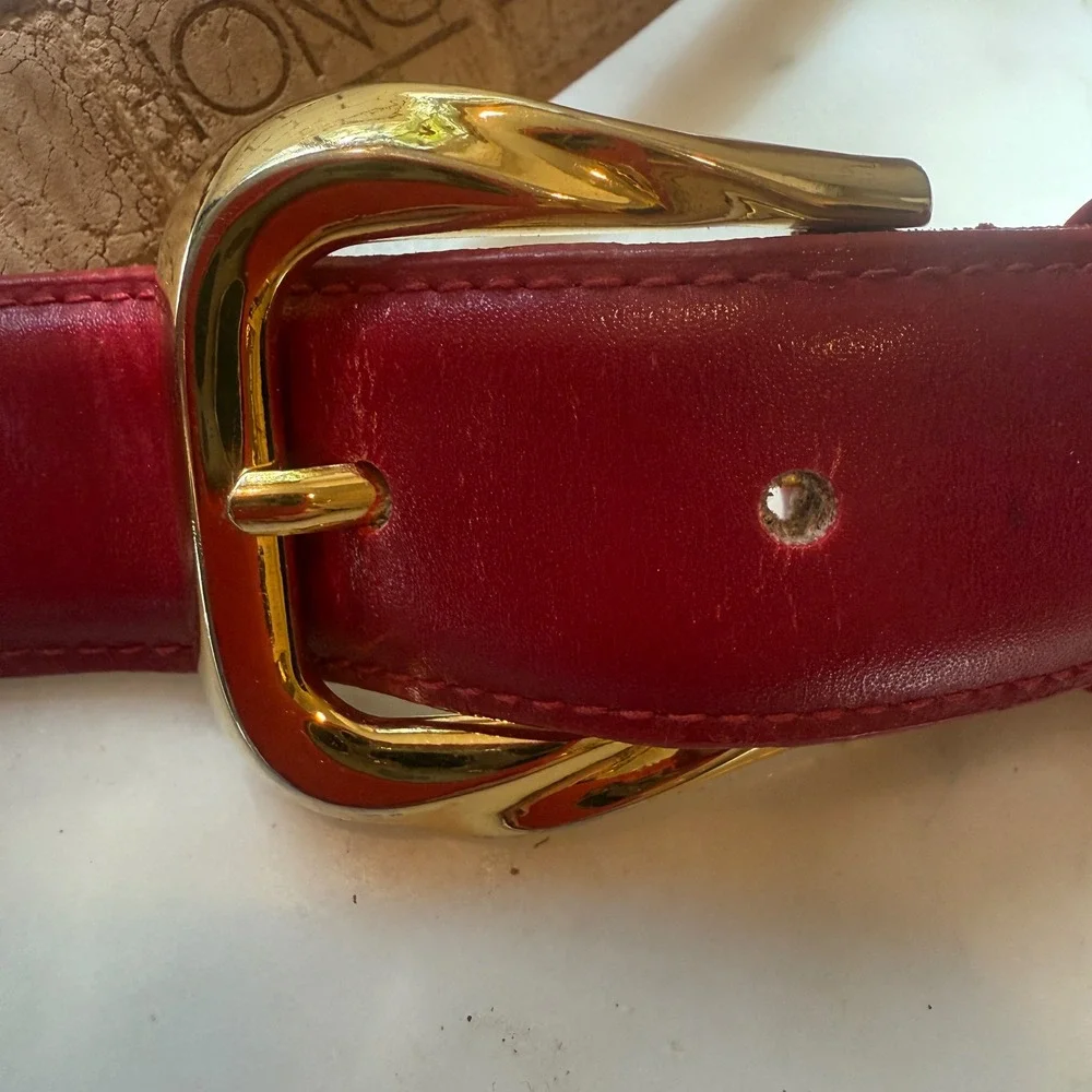 Honors Womens Red Leather Belt Gold‎ Buckle Medium 32 Inch